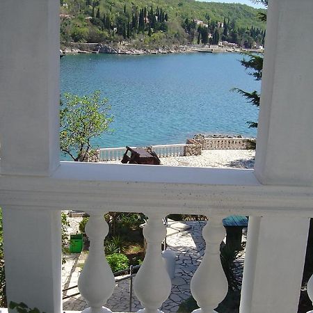 Vila Jadranka Apartments And Rooms Omišalj Kültér fotó