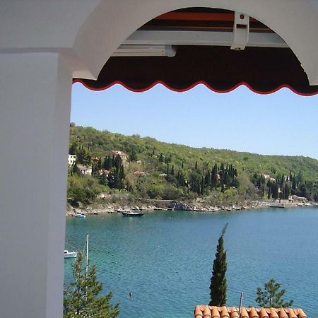 Vila Jadranka Apartments And Rooms Omišalj Kültér fotó