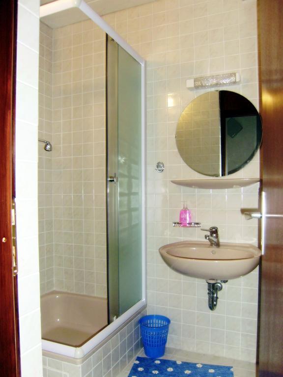 Vila Jadranka Apartments And Rooms Omišalj Szoba fotó